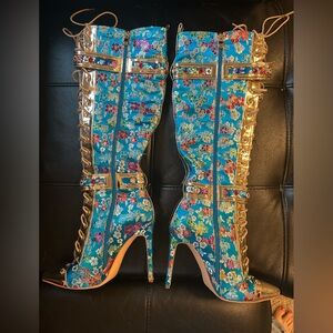 NWOT Blue Flower Brocade Gold Jewel Knee High Stiletto Boots Looks Like D&G Sz 9